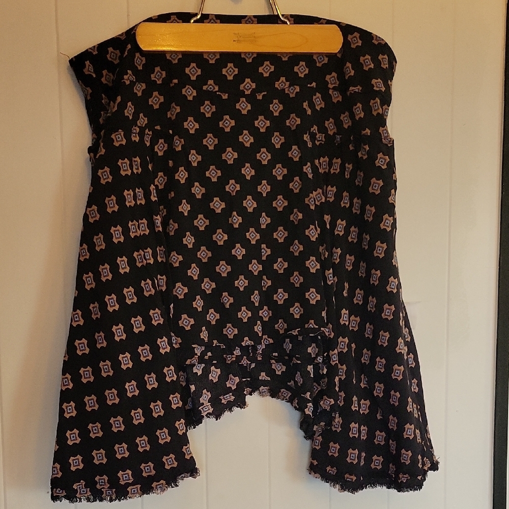 Black and Pink Patterned Women's Top